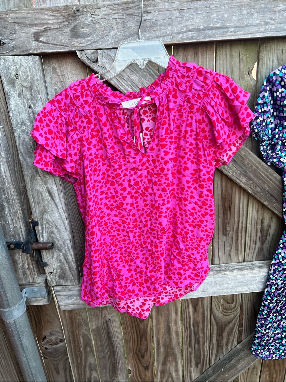 👗LOFT Pink Heart-Print Ruffle Sleeve Blouse